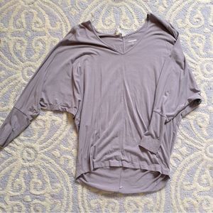 Manduka tapered sleeve light workout long sleeve